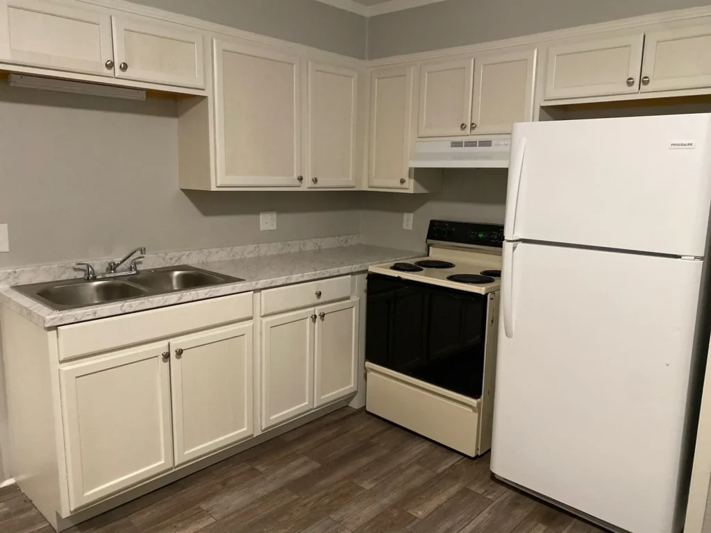 Rentals and Renovations - 11 Tricia Cv L