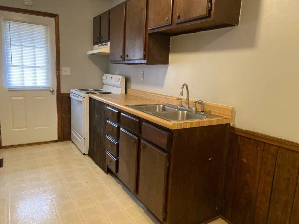Rentals and Renovations - 25 Rossfield Cv L