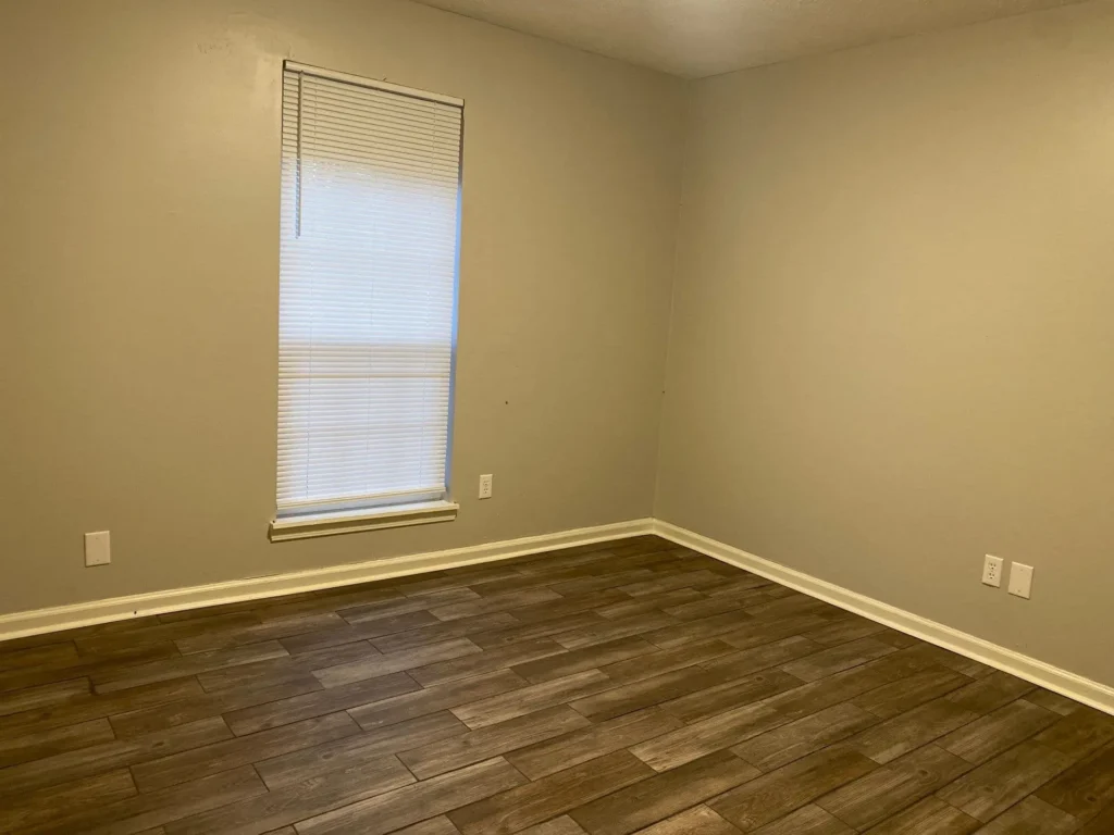 Rentals and Renovations - 11 Tricia Cv L