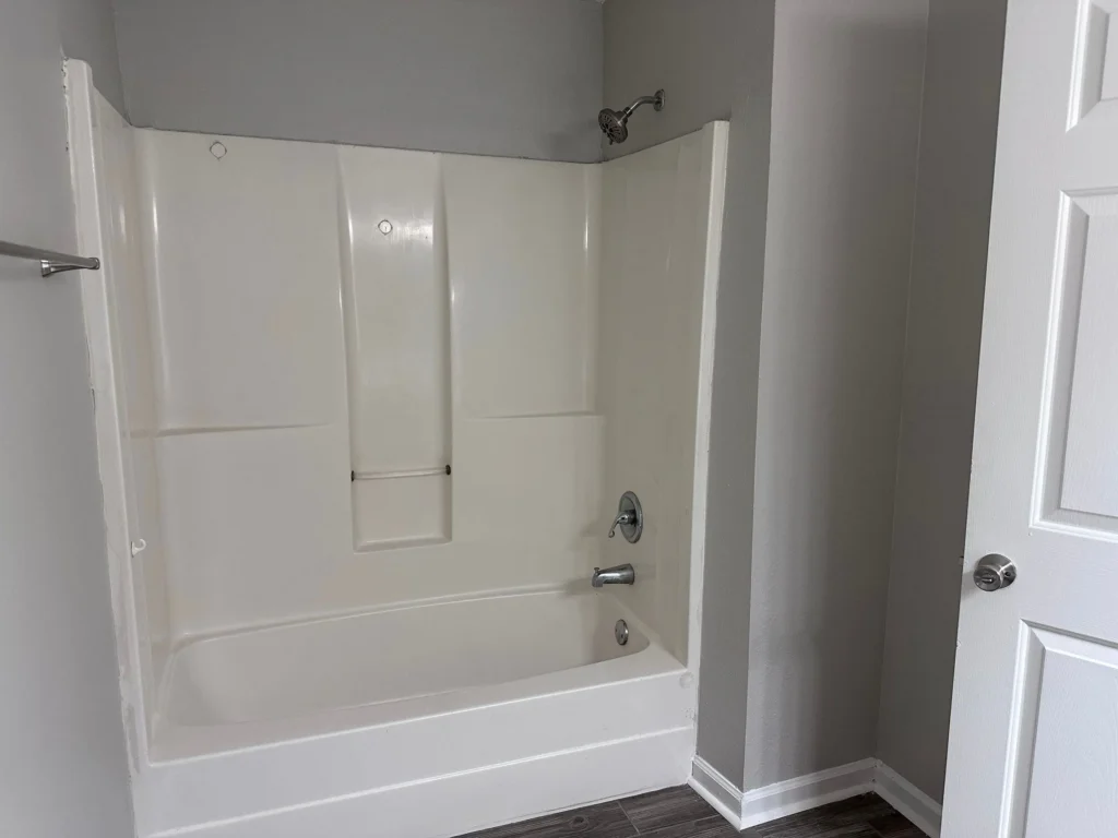 Rentals and Renovations - 1985 Campbell St C21