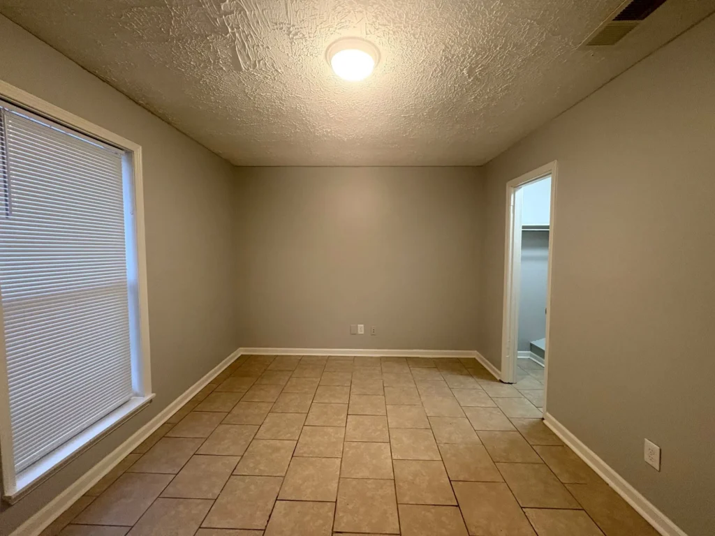 Rentals and Renovations - 11 Susan Cv L