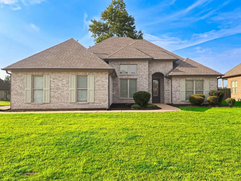 7 Brookwood Dr