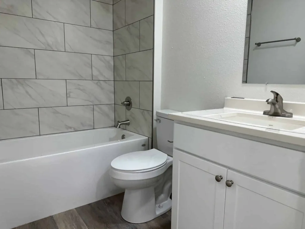 222 Oak St B photo 6 of 8