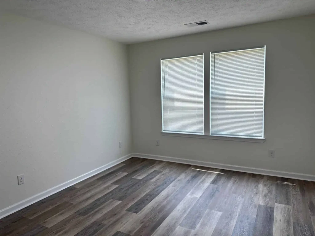 222 Oak St B photo 7 of 8